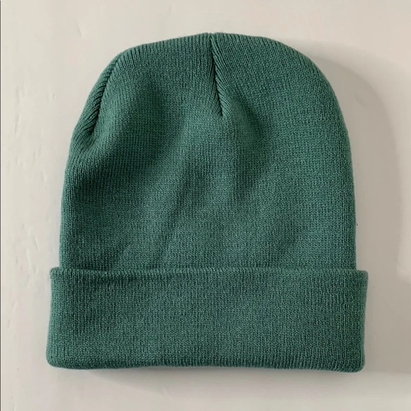 NWOT Broner Aqua Green Beanie with Hand Embroidered Parrot Appliqué Bird - Picture 2 of 4